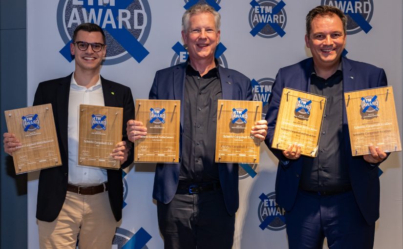 v. l. Martin Krömer (Berger Fahrzeugtechnik GmbH), Andreas Schmitz (CEO Schmitz Cargobull) und Ralph Kleideiter (Vertrieb Schmitz Cargobull) (Foto: ETM Verlag)