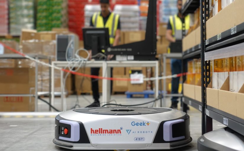 Hellmann weiter auf Innovationskurs: Einsatz von Geekplus Robotics in Dubai CommerCity