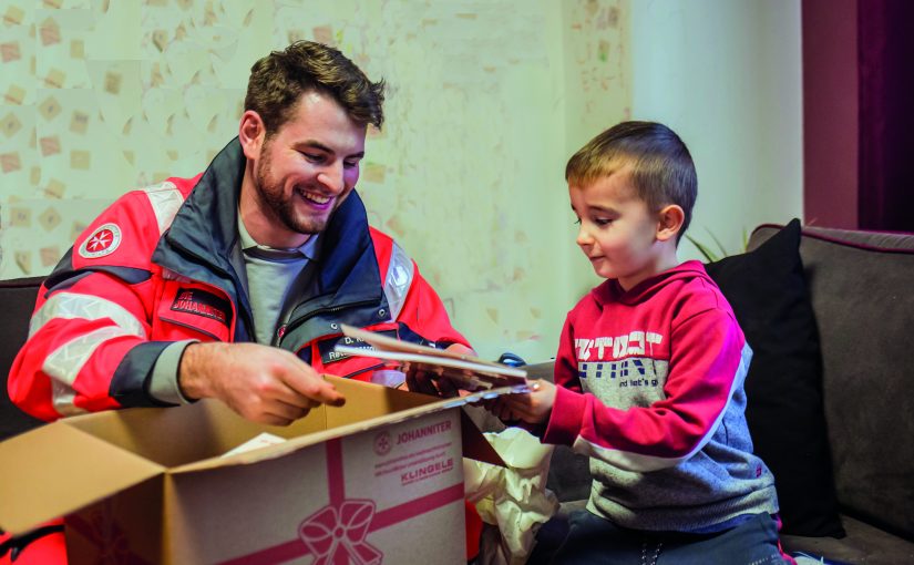 Seit mehr als 30 Jahren bringt der Johanniter-Weihnachtstrucker Hilfspakete in die ärmsten Regionen Südosteuropas, um Menschen Hoffnung zu schenken (Foto: Nicole Endres)