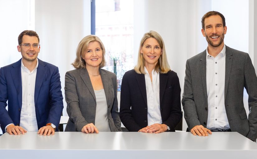 Neue Gesichter in der Unternehmensführung von HLB Schumacher Hallermann (v.l.): Lennard Looschen, Bettina Austermann, Kerstin Ullerich und Antonius Hellmich (Bild: Peter Wiegel / Studio Wiegel)