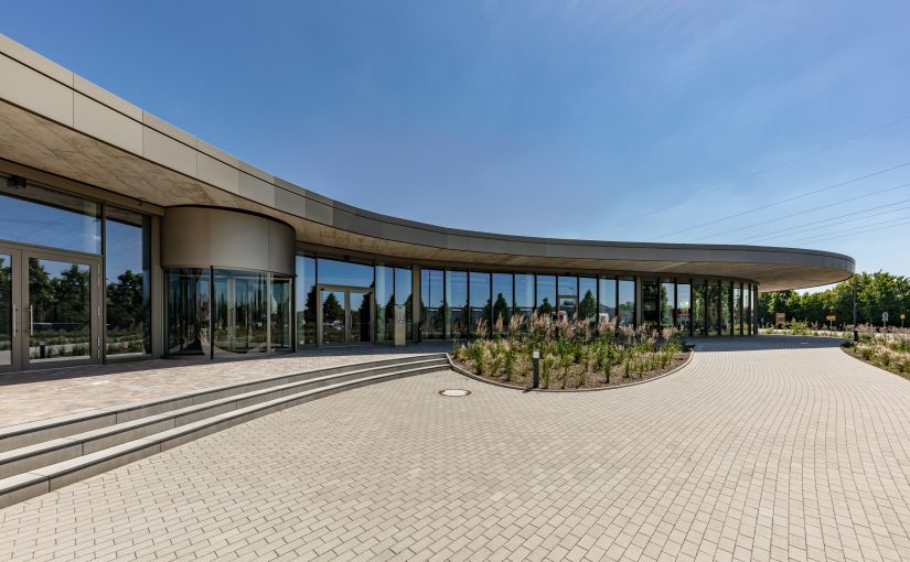 Das Innovation Quarter in Lippstadt bietet mit seiner offenen und flexiblen Architektur einen Ort der Vernetzung für Hochschulen und innovativen, technologieorientierte Unternehmen. (Foto © PORR)