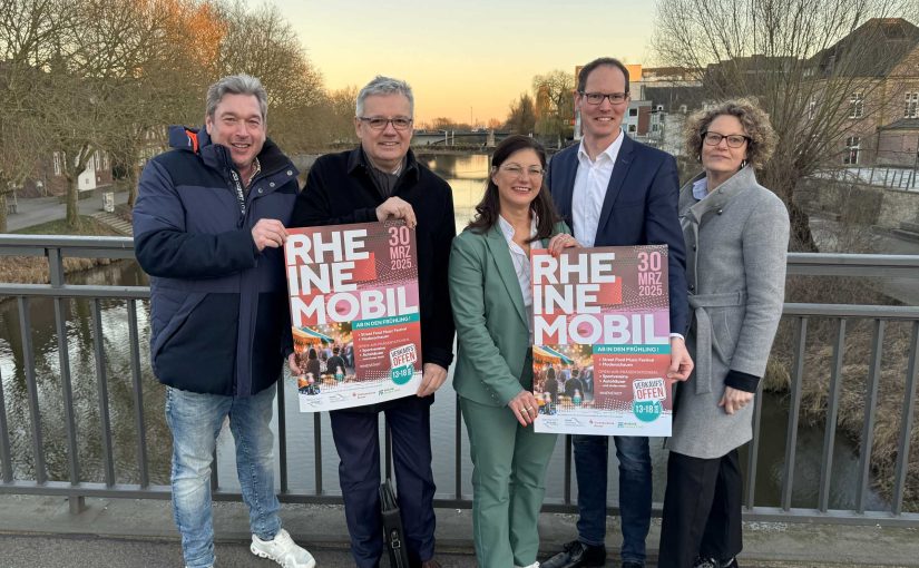 v.l.: Oliver Rothe (Innenstadt Rheine e.V.), Thomas Prochmann (Stadtsparkasse Rheine), Susanne Schmidt (Innenstadt Rheine e.V.), Hendrik Welp (EWG Rheine), Anja Ohlrogge (R.T.V.) (Foto: EWG)